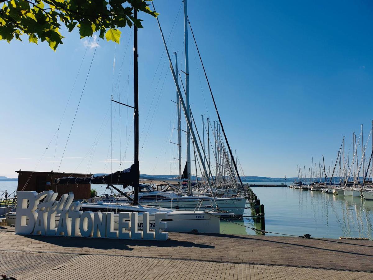 Bl Lakeside Apartman Balatonlelle Bagian luar foto