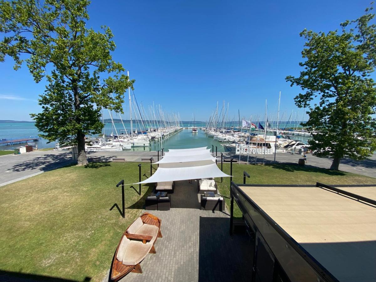 Bl Lakeside Apartman Balatonlelle Bagian luar foto