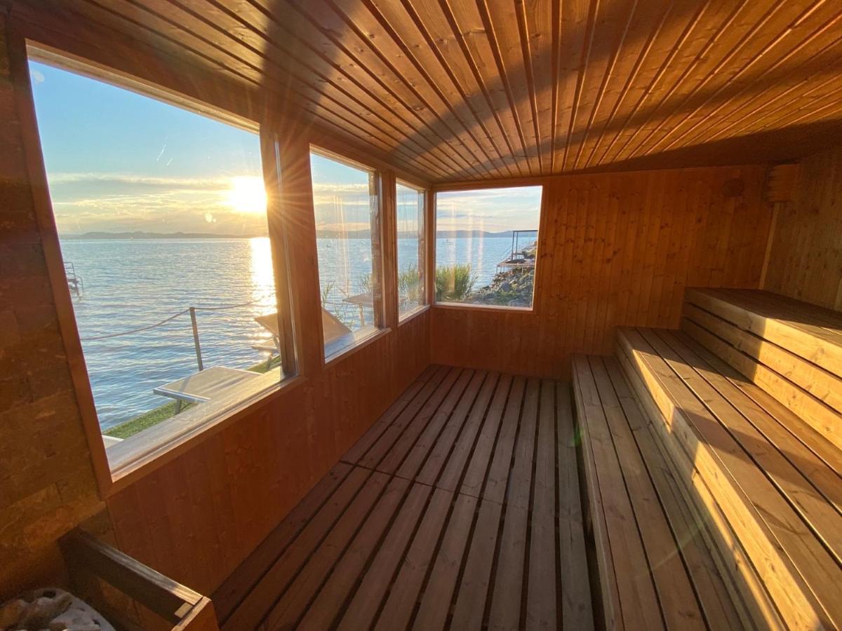 Bl Lakeside Apartman Balatonlelle Bagian luar foto