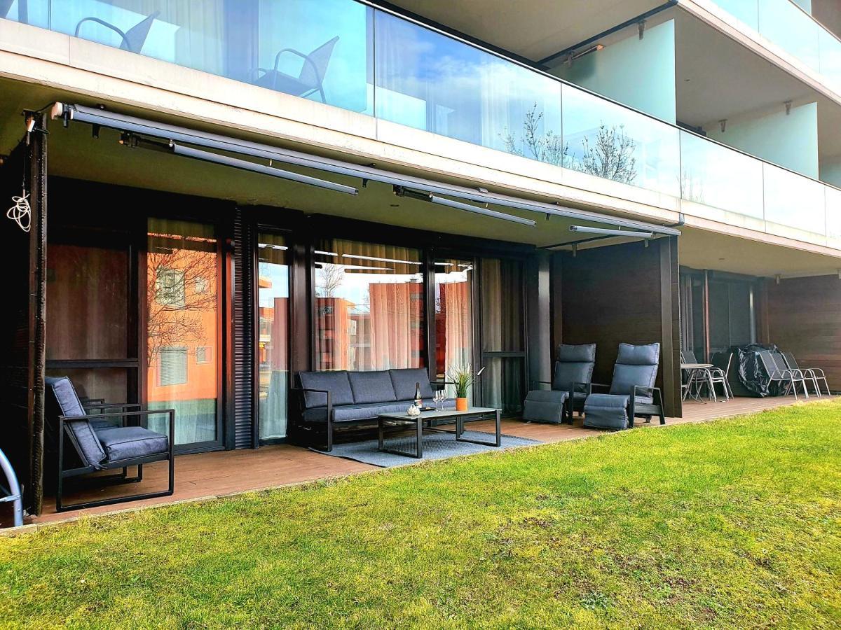 Bl Lakeside Apartman Balatonlelle Bagian luar foto