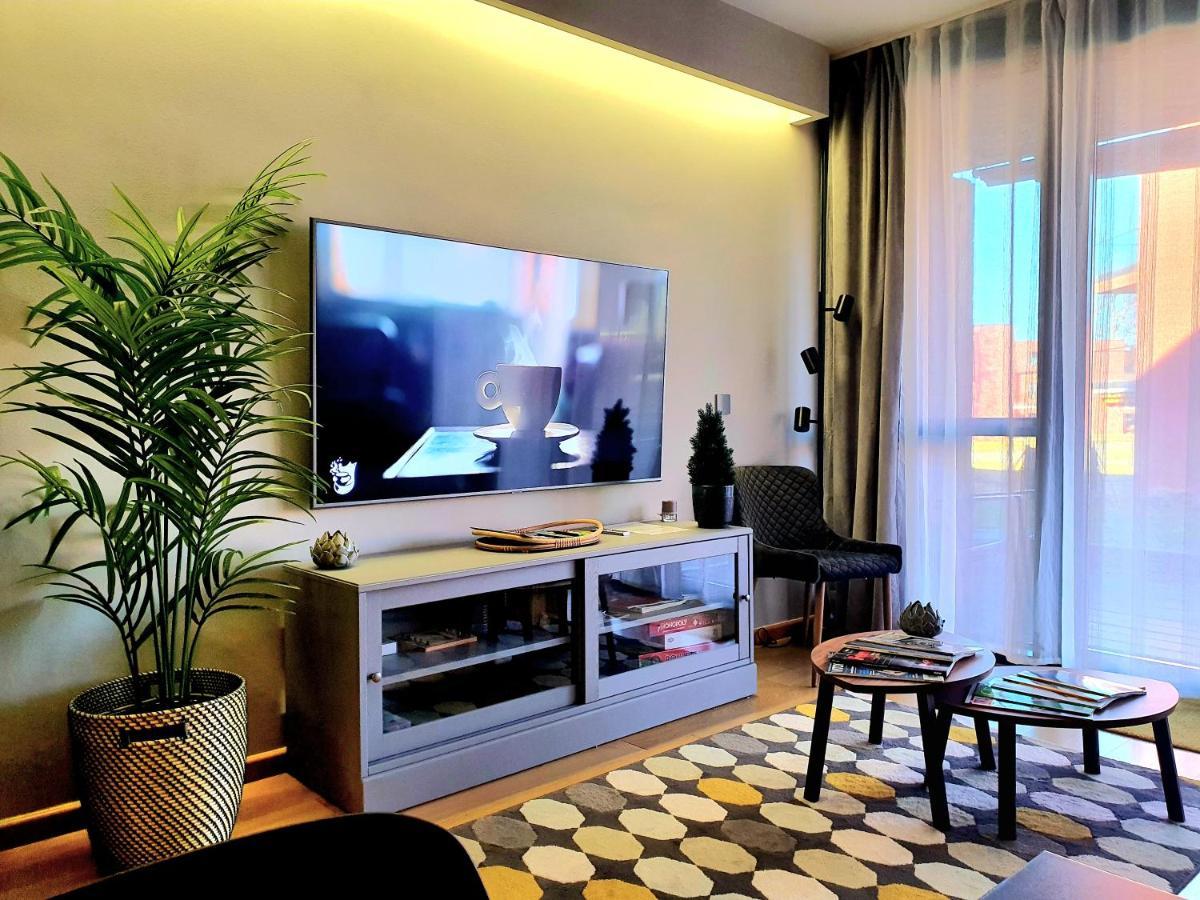 Bl Lakeside Apartman Balatonlelle Bagian luar foto